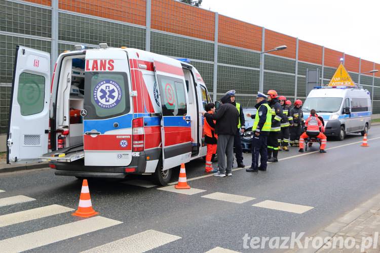 Zderzenie dwóch samochodów w Krośnie. Klasyczne najechanie