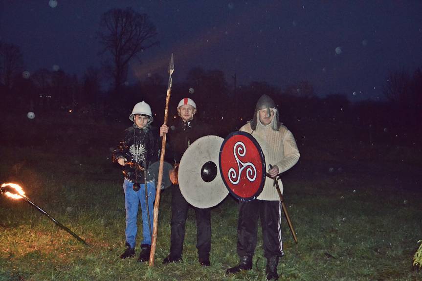 Zręcin. Ognisko na 1050-lecie chrztu Polski