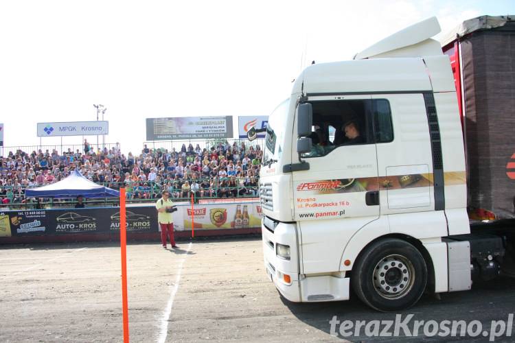 Bezpiecznie na wakacyjnych drogach. Pokazy na stadionie