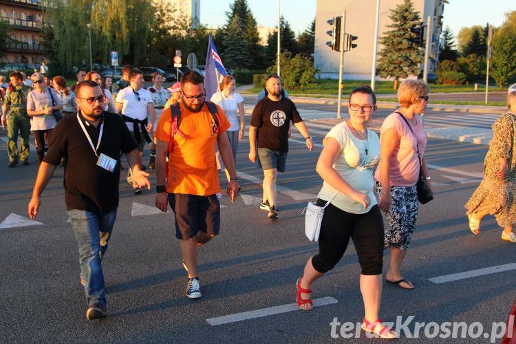 Orszak uwielbienia przeszedł przez Krosno
