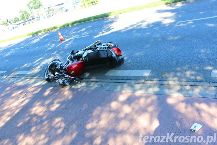 Motocyklista ucierpiał po zderzeniu z samochodem