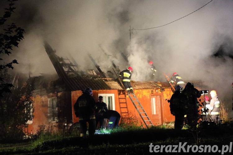 Nocny pożar zniszczył dom w Jasionce