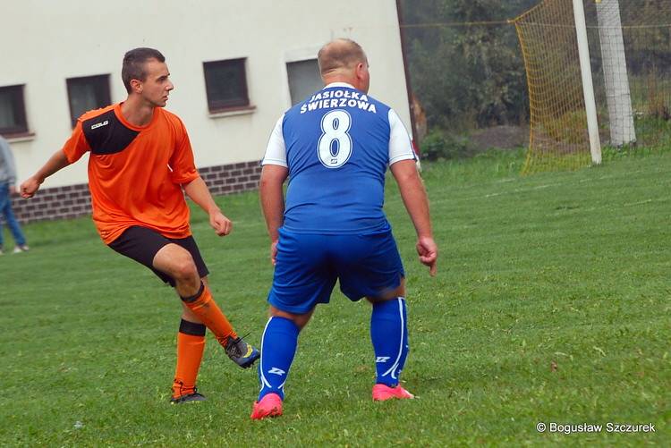Huragan Jasionka - Jasiołka Świerzowa 6:0 