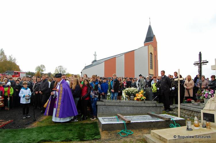 Zmarł ksiądz Ryszard Strzępek, wieloletni proboszcz parafii św. Bartłomieja w Rogach