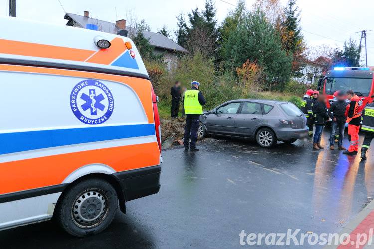 Mazda uderzyła w przepust