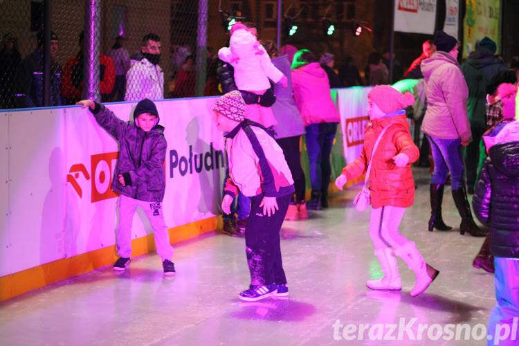 Lodowisko już otwarte. Można się ślizgać w Jedliczu