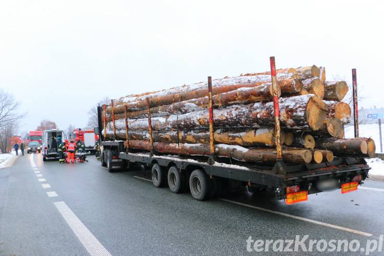 Zderzenie na Podkarpackiej. Ucierpiał kierowca osobówki