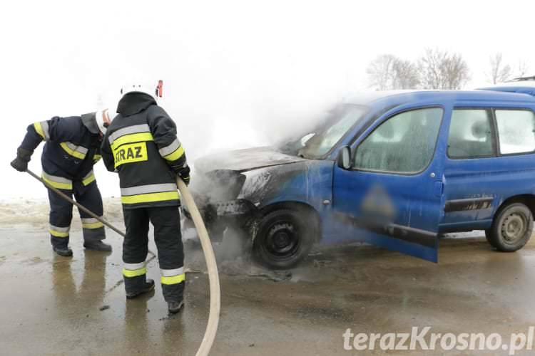 Pożar samochodu w Żarnowcu