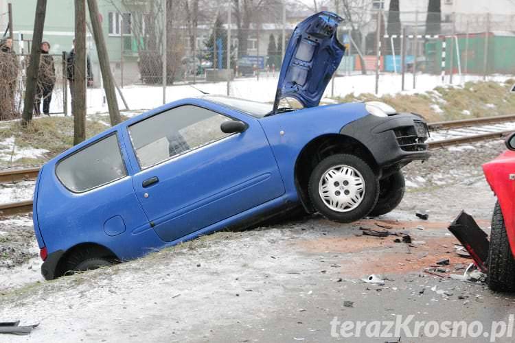 Wypadek w Krośnie na ulicy Pużaka [WIDEO]
