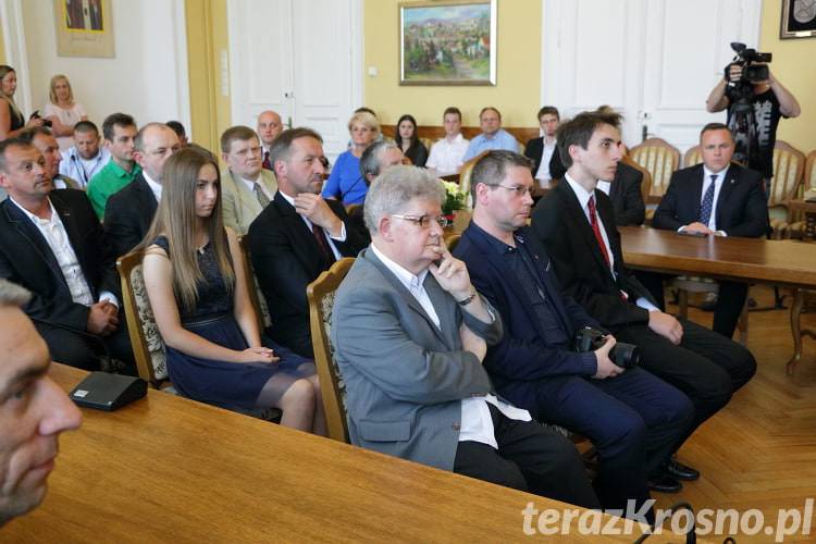 Zasłużeni dla Krosna. Prezydent wręczył medal i nagrody [WIDEO]