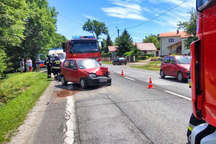 Kolizja na ul. Krośnieńskiej. Zderzyły się dwa auta
