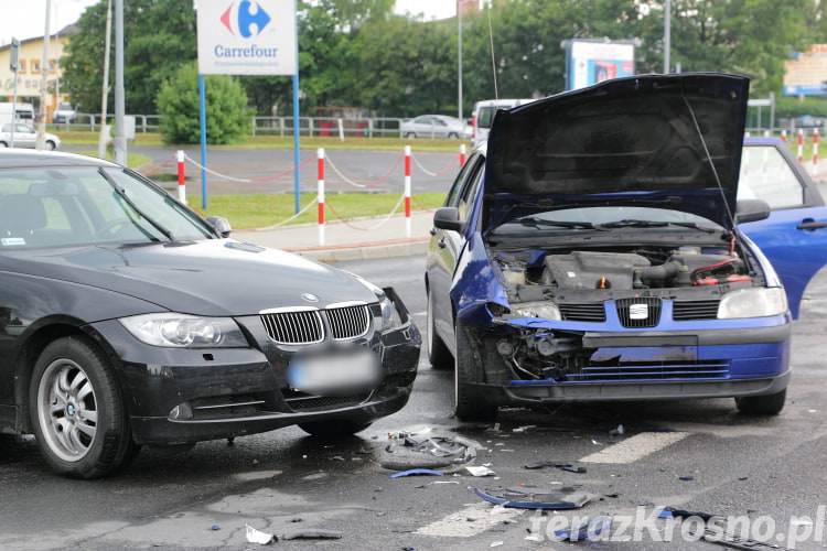 Kierowca BMW wymusił pierwszeństwo