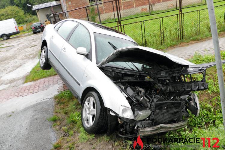 Wymuszenie i zderzenie. Rozbite dwa samochody