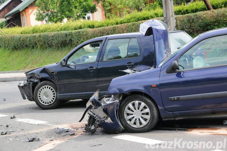 Zderzenie dwóch samochodów na Grodzkiej