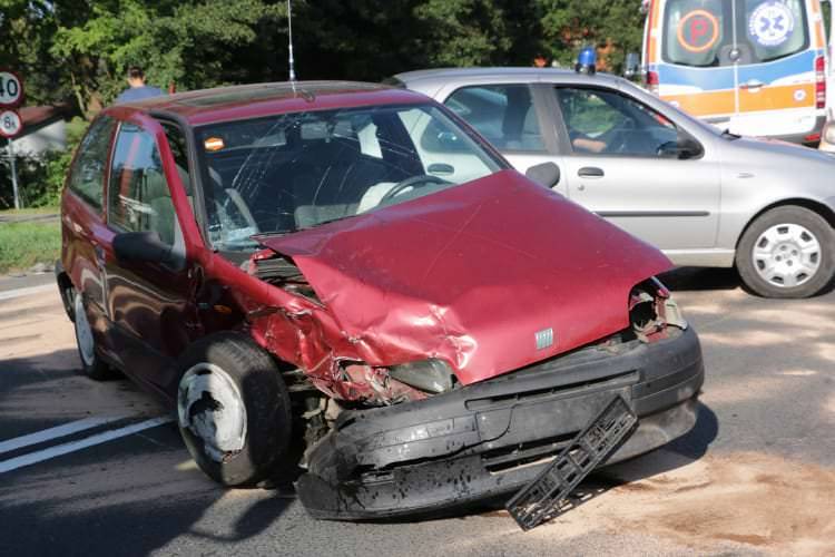 Zderzenie trzech samochodów w Moderówce