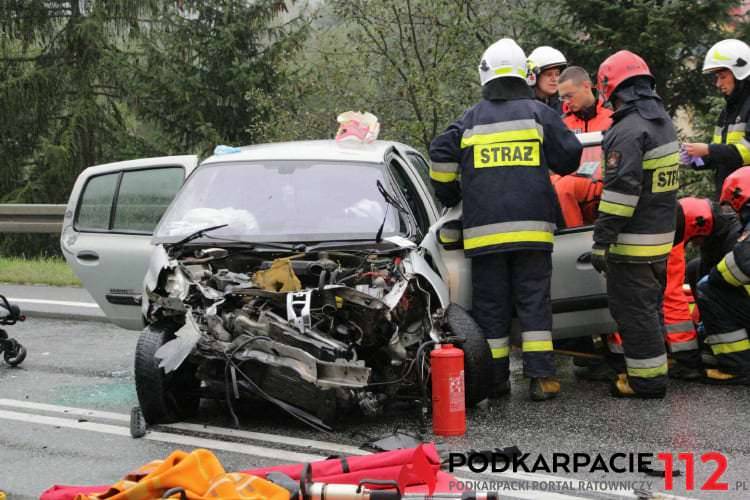 Zderzenie dwóch samochodów w Cergowej