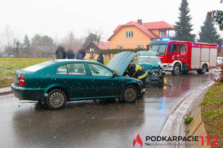 Zderzenie skody i renault w Odrzykoniu