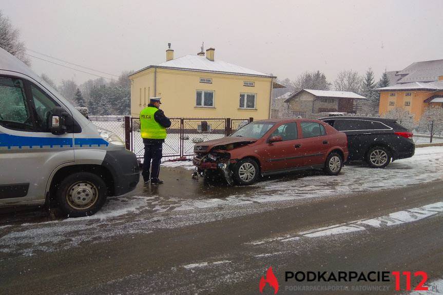 Czołowe zderzenie na ul. Wyspiańskiego
