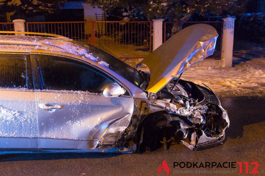 Zderzenie dwóch samochodów w Łężanach