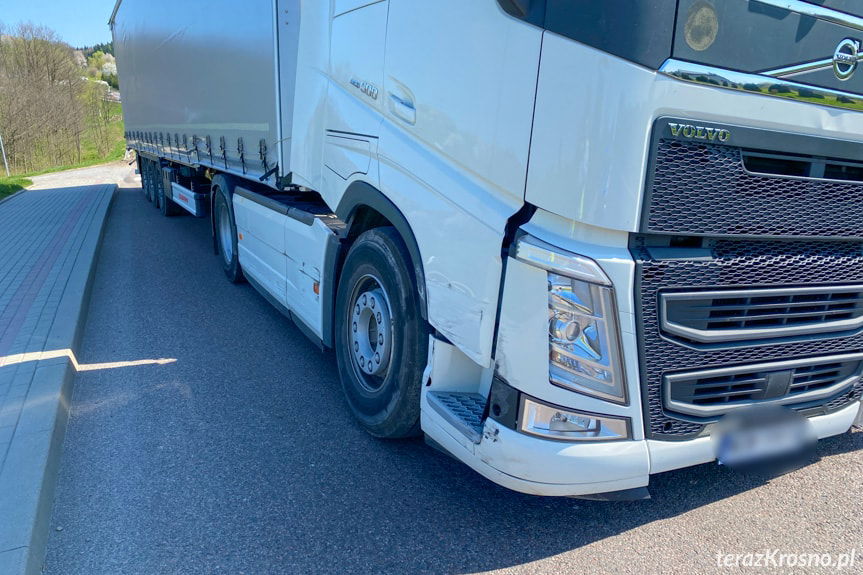 Zderzenie osobówki z ciężarówką w Komborni