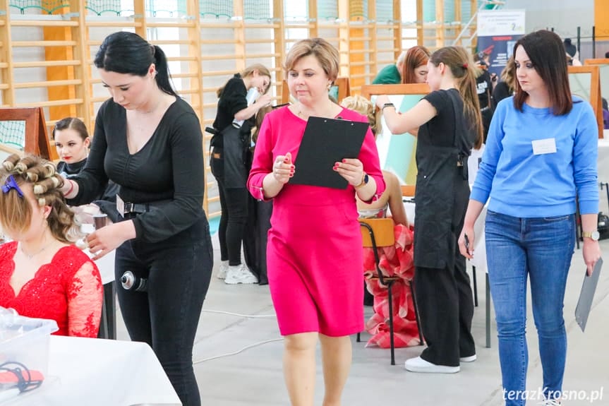 W Krośnie wybrano najlepszych na Podkarpaciu uczniów w zawodzie fryzjer