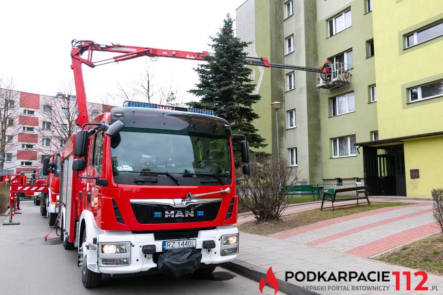 Pożar w mieszkaniu na Boh. Westerplatte. Nie żyje mężczyzna