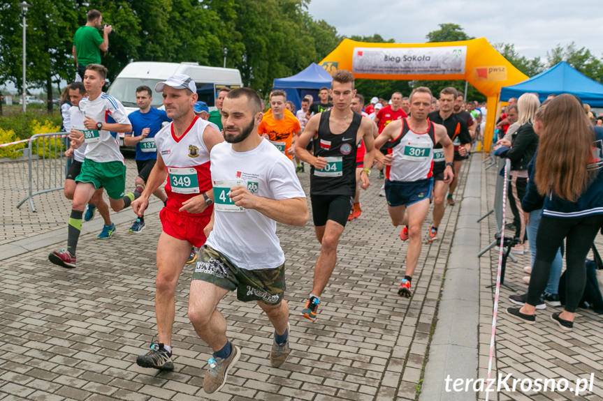 Sylwia Karaś i Stanisław Jaźwiecki triumfują w Biegu Sokoła