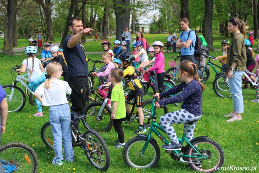 Zawody rowerowe dla dzieci w parku w Rymanowie