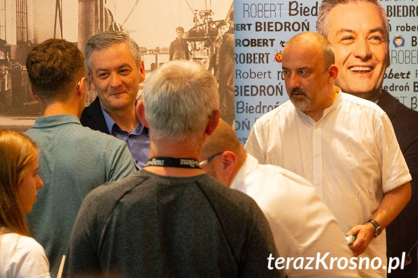 Robert Biedroń w Krośnie. Przyszły tłumy