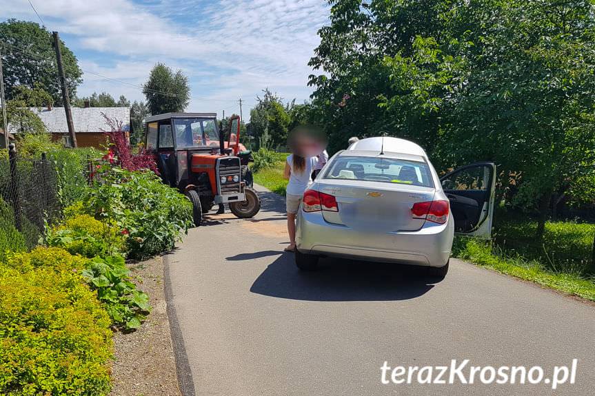 Ciągnik zderzył się z osobówką