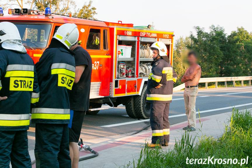 Pożar pod kabiną ciągnika siodłowego