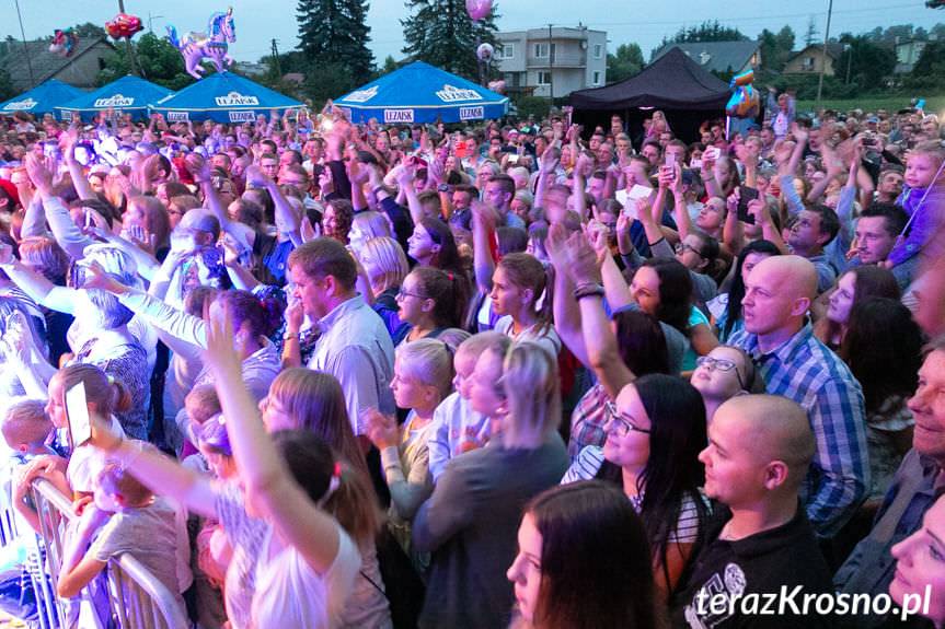 "Ona tańczy dla mnie". Weekend zagrał w Krościenku Wyżnym 