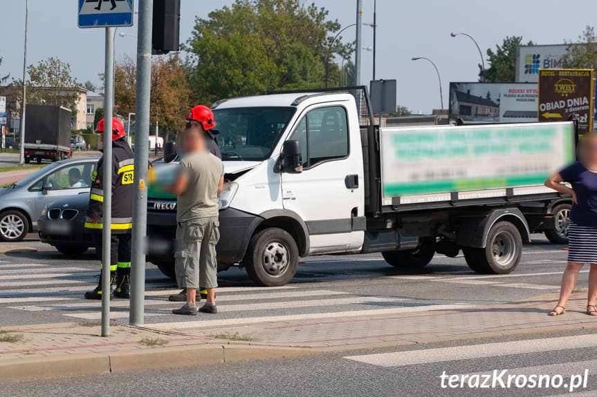 Zderzenie przed światłami na Podkarpackiej