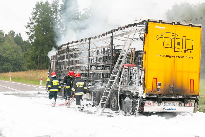 W Komborni spłonął TIR