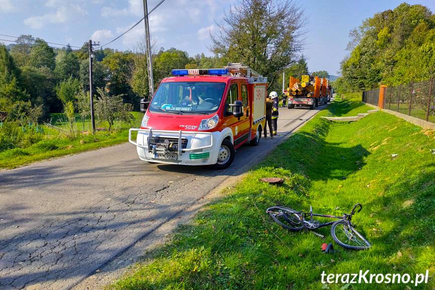 Rowerzysta wjechał wprost pod ciężarówkę