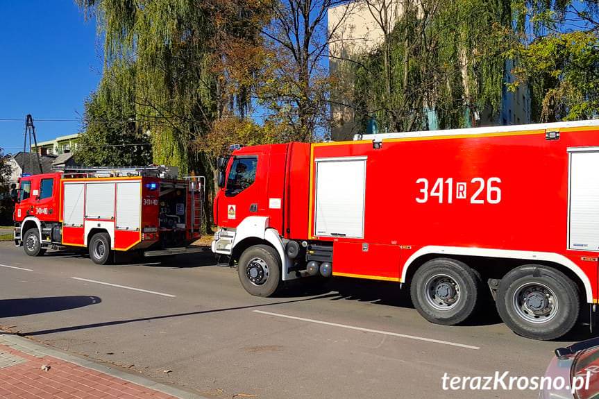 Ktoś rozpylił gaz w bloku przy Lelewela