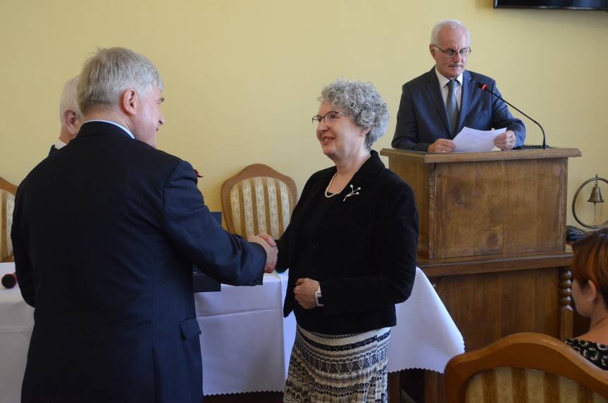 Nagrody dla krośnieńskich nauczycieli z okazji Dnia Edukacji Narodowej