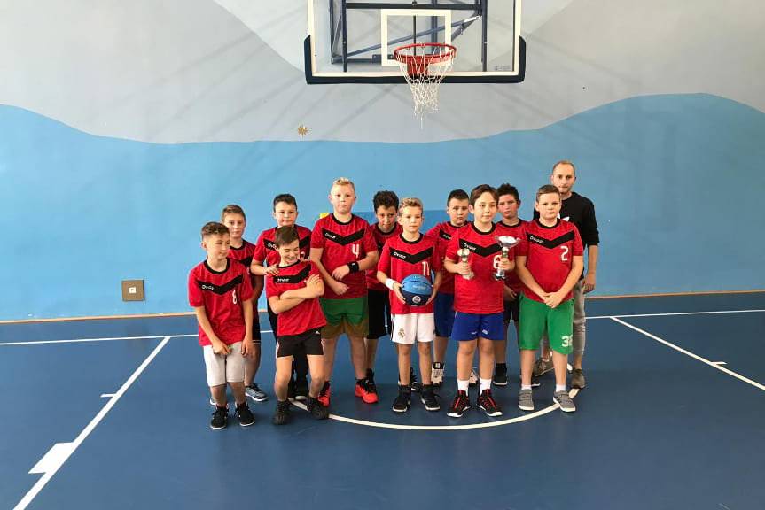Turniej młodych adeptów koszykówki