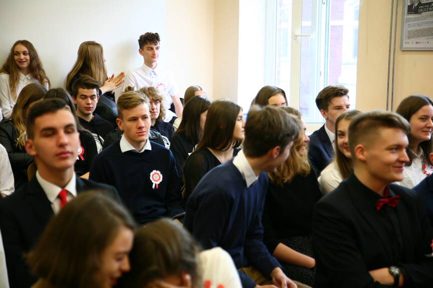 "100 lat Niepodległej" w I LO z Oddziałami Dwujęzycznymi im. M. Kopernika w Krośnie