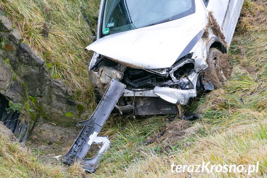 Wypadła samochodem z drogi