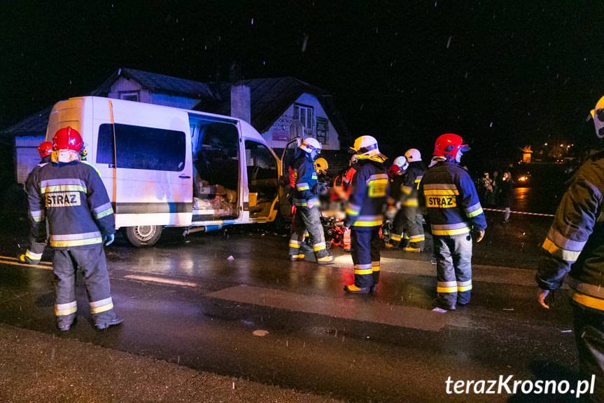 Wypadek w Rymanowie, zderzenie busa z dwoma samochodami osobowymi