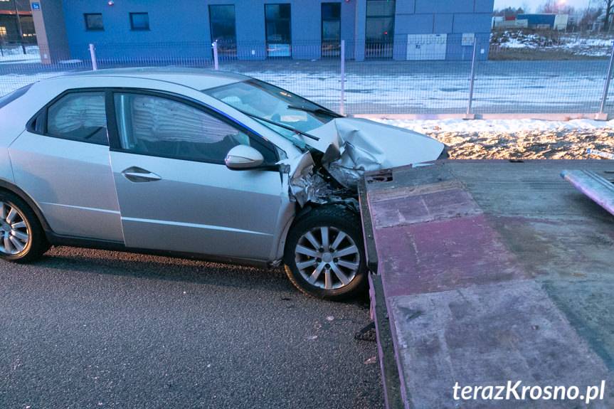 Najechał na tył platformy