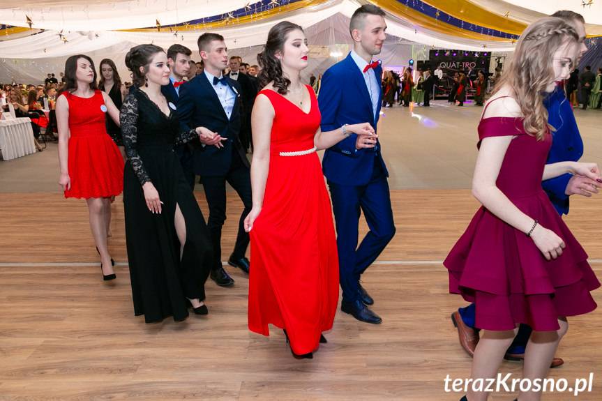 Studniówka 2019. Tak bawili się na balu uczniowie Szczepanika