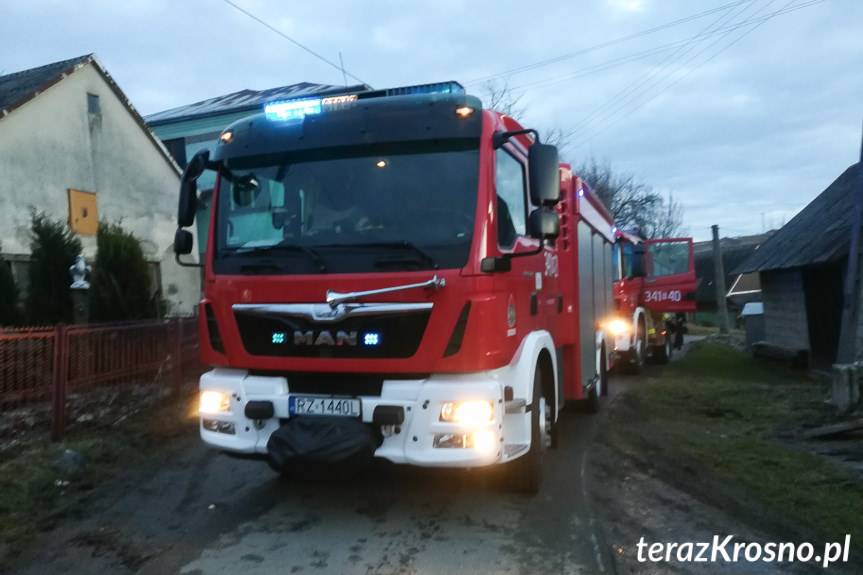 Mężczyzna przygnieciony przez traktor w Lubatowej