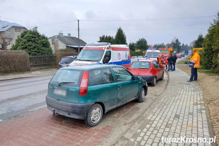 Zderzenie trzech samochodów w Korczynie