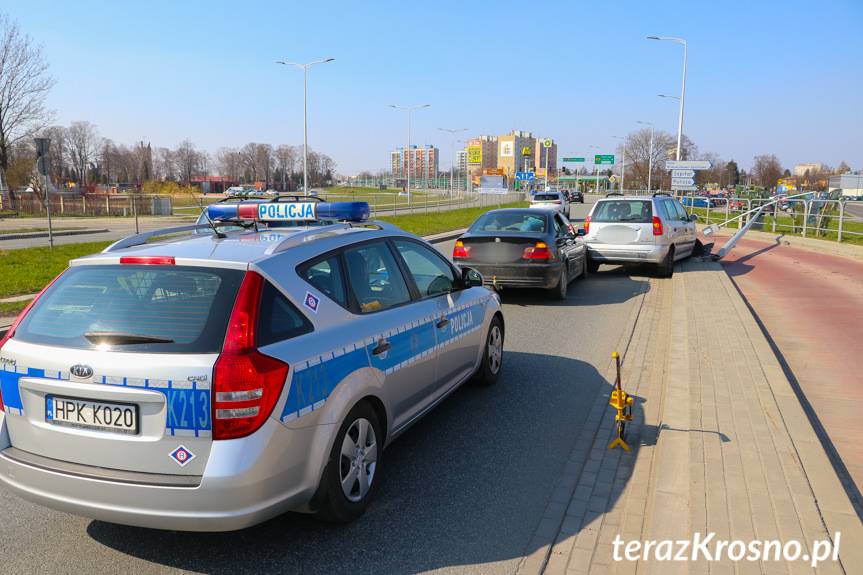 Zderzenie na Bieszczadzkiej bmw i mitsubishi