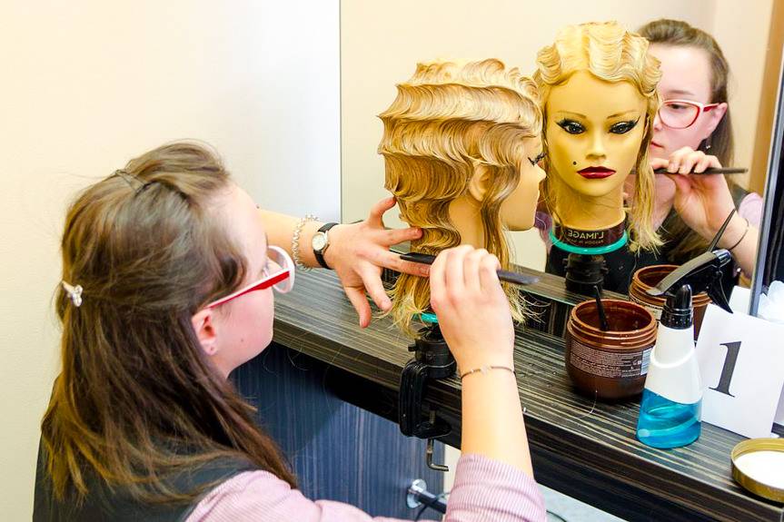 Młode fryzjerki rywalizowały w Iwoniczu