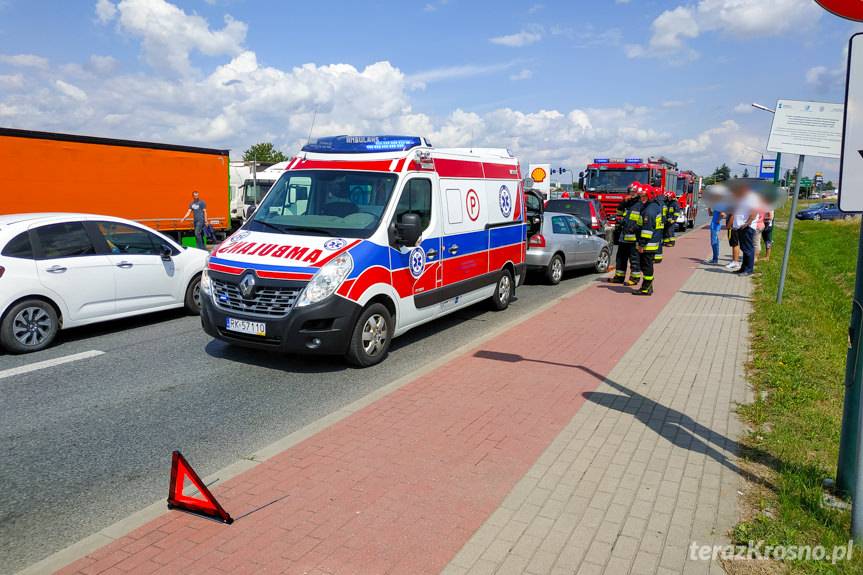 Kolizja dwóch samochodów na Zręcińskiej