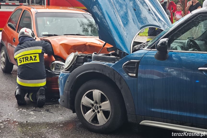 Zderzenie dwóch samochodów w Targowiskach