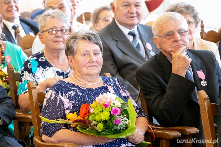 50 lat razem. Pary z Krosna świętowały "Złote Gody"